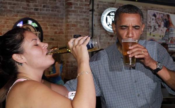 Obama_Drinks_Bear.jpg