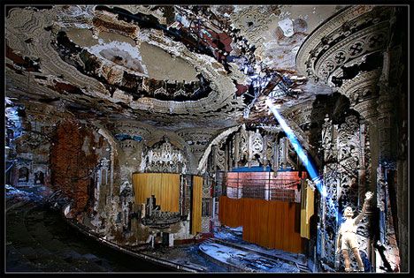 25649-abandoned-theater-detroit 2.jpg