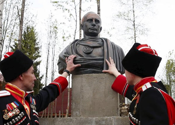 Putin_Bust_Emperor_Bronze.jpg