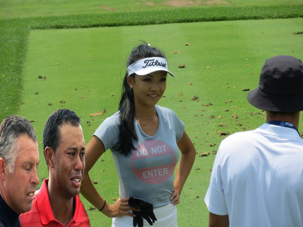 chinese girl golf.jpg