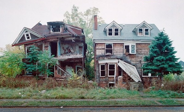 US.Detroit.decay.houses.(600).jpg