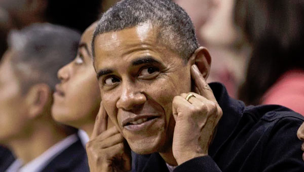 Obama_Plugs_Ears_600.jpg