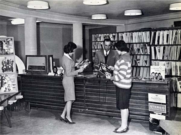Afghanistan_public_library_1950s.jpg