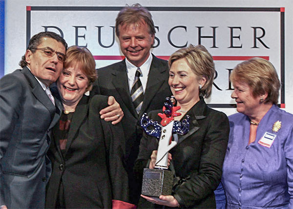 Hillary_Germany_Award.jpg