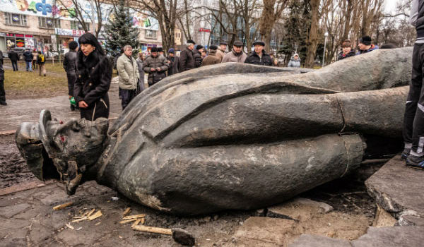 Lenin statue in Ukraine, 2014