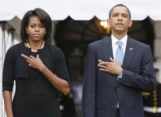 obamas-fingers-crossed3.jpg