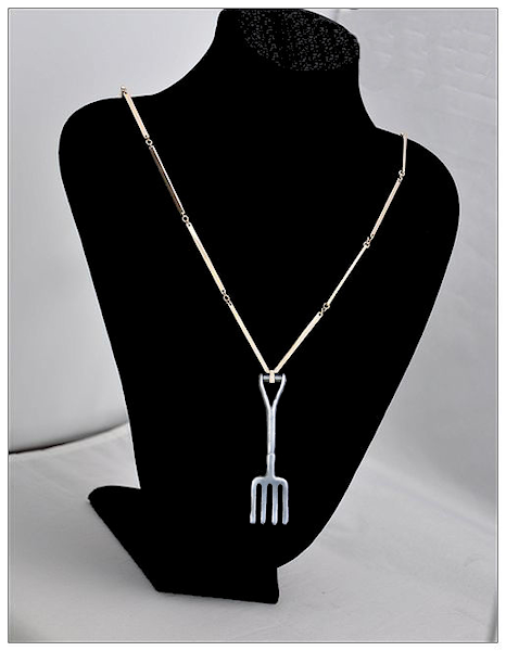obamanecklace.png