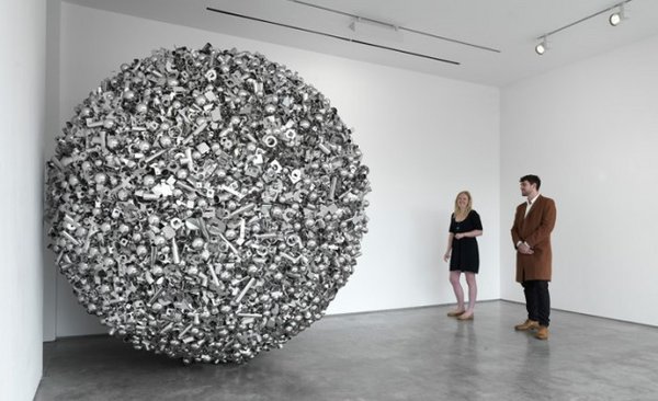 really_shiny_things_that_dont_mean_anything__Lisson_Gallery-630x384[1].jpg