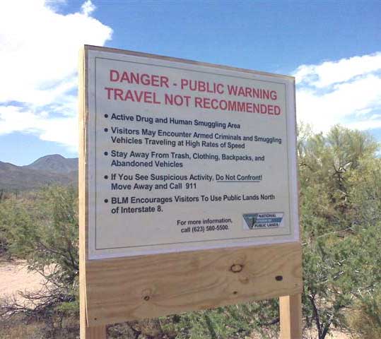 Arizona_sign_smugglers.jpg