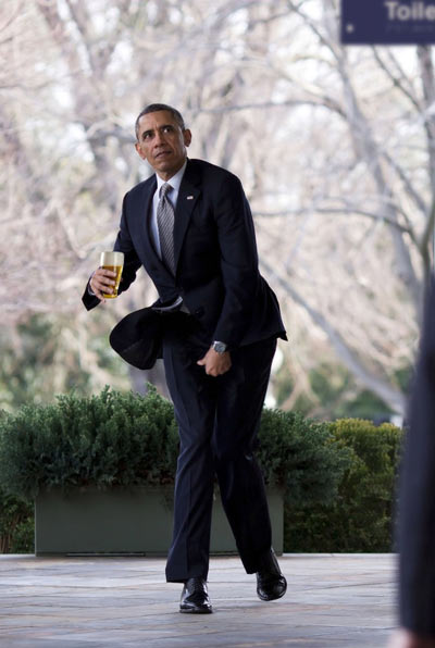 Obama_Funny_Walking.jpg
