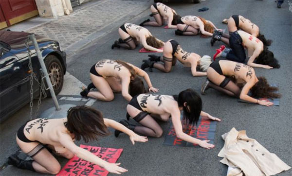 FEMEN_Muslim_Prayer.jpg