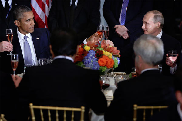 Obama_Putin_Drinks_Sept_2015.jpg
