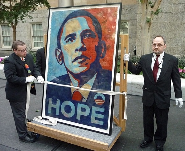 US.Obama.Fairey.HOPE.in Nat-Gallery.1.EXCERPT.(600).jpg