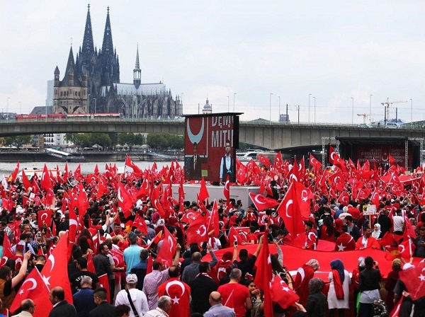 p2.DE.2016.07.30.Cologne.Erdogan_demo.jpg