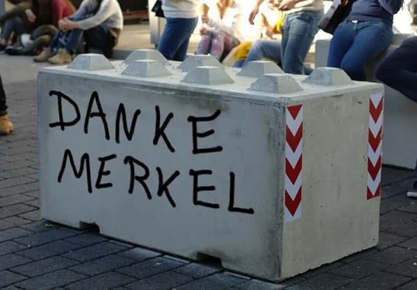 DE_Betonpoller_Danke_Merkel.jpg