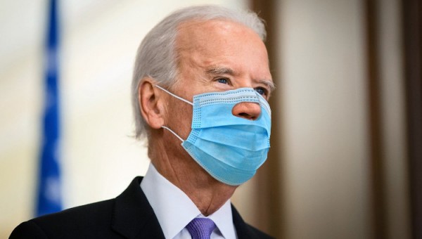 Biden ready to sniff.jpg