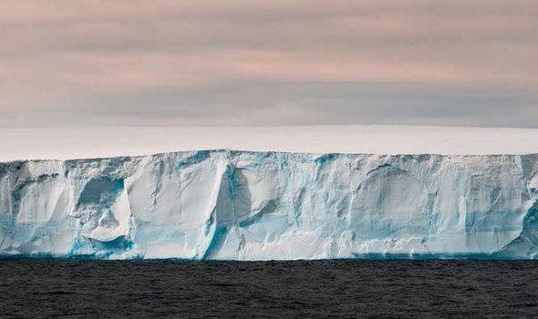 antarctica-glacier-global-warming-1536089-1 (1).jpg