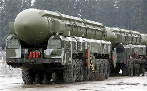 SS-27_StalICBM 3_Topol-M_RS-12M2_RT-2PM2_intercontinental_ballistic_missile_truck_MZKT-79921_Russian_Army_Russia_014.jpg