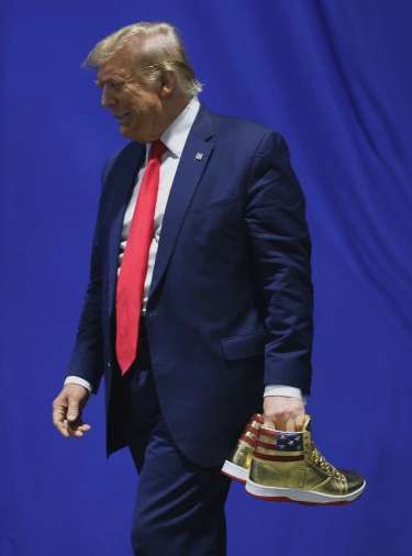 Trump_Sneakers.jpg