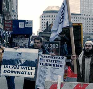 Islamic extremists protest at Ground Zero