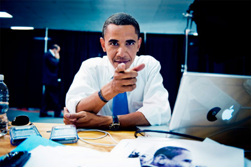 461_30_Barack-Obama-using-his-Mac-and-Blackberry.jpg