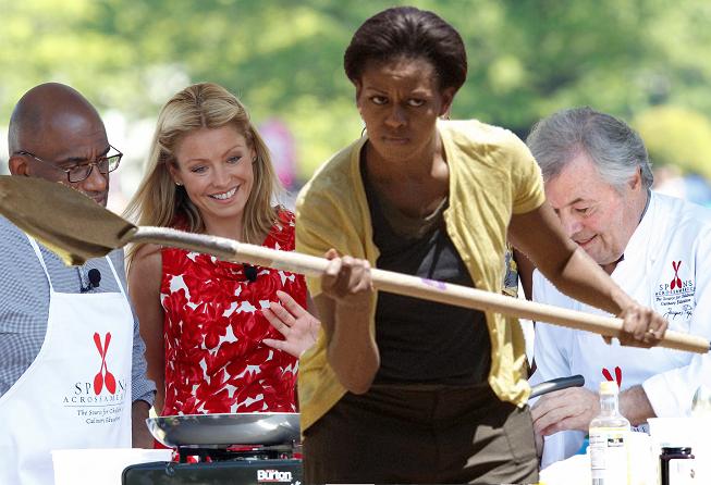 mo cooking - Copy.jpg