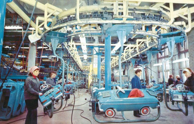 obamacar factory.jpg