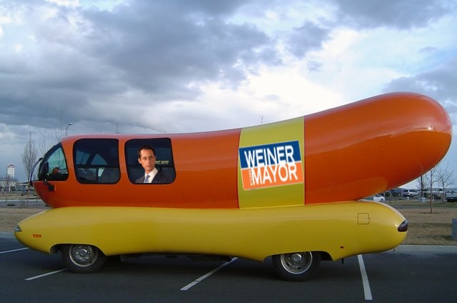 OscarMayerHotDogCar.jpg