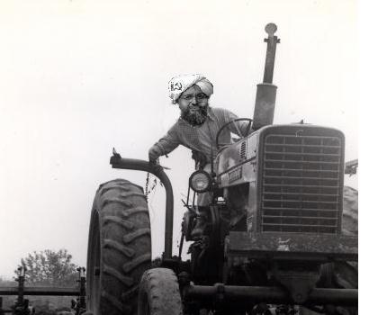 mrs al tractor.jpg