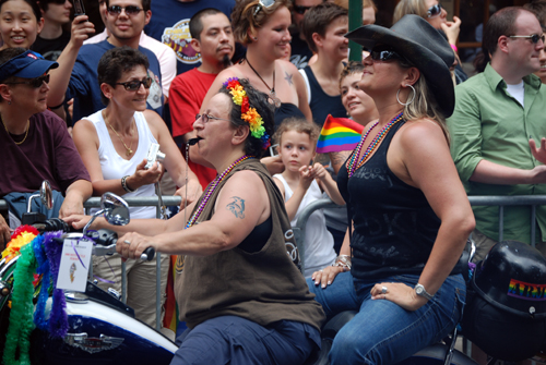 nyc_pride_dykes-bikes01.jpg
