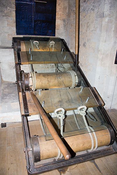 640px-A_Torture_Rack.jpg