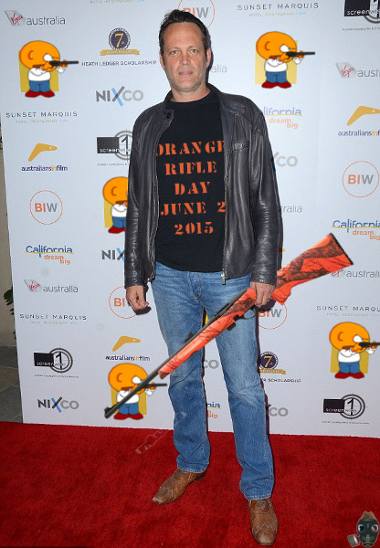vince-vaughn-buys-an-orange-rifle.jpg