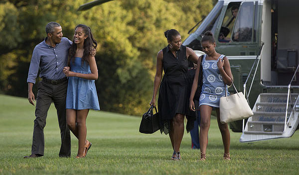 Obama_Returns_Vay.jpg
