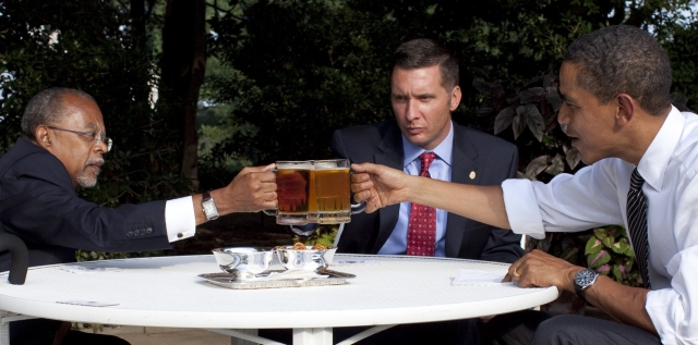 Beer_summit_cheers.jpg