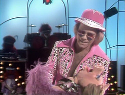 EltonJohn&Piggy.jpg