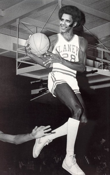 p1.Obama.appropriates.Sport-habits.basketball.1.jpg