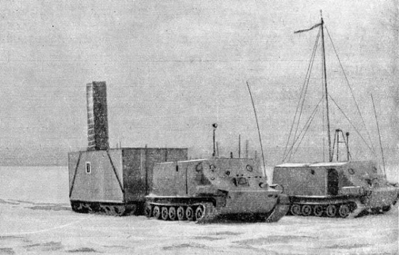 Lenin_Pole_of_Inaccessibility_expedition_1958_Pingvin_tractors_(560).jpg