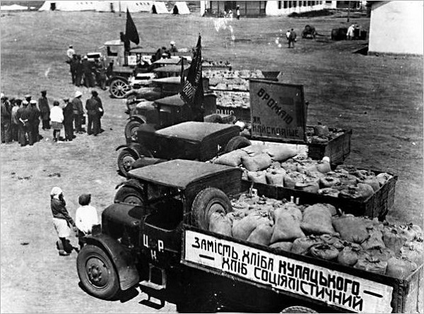 holodomor_instead_of_kulak_bread_socialistic_bread_(600).jpg