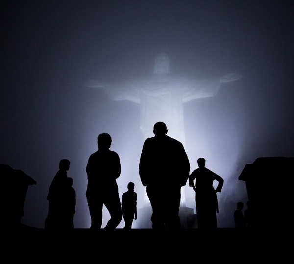 Obama.Obamessiah.(Jesus.Rio).(600).jpg