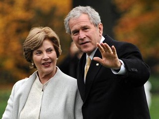 nm_george_laura_bush_081128_mn.jpg