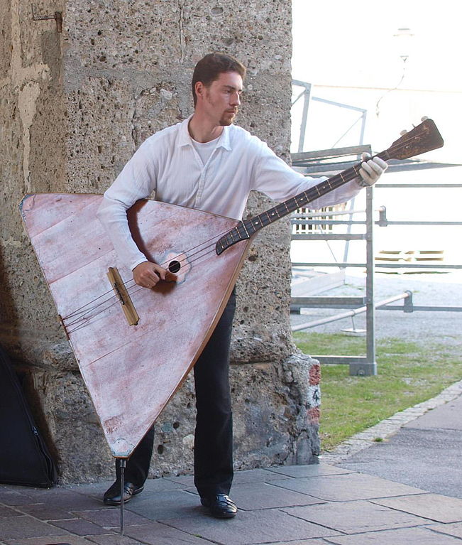 651px-Contrabassbalalaika.jpg