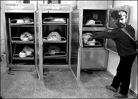 gaza-women-in-morgue.jpg