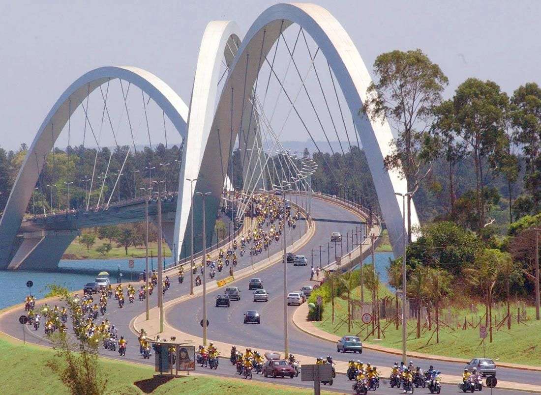 Juscelino Kubitschek Bridge, Brazil.jpg