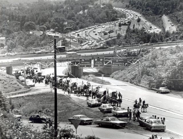 wagon train 1776.jpg