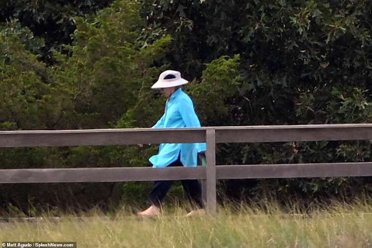 Hillary is 74 and looked coastal chic.jpg