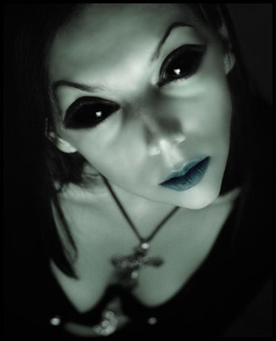 creepyaliengirl.jpg