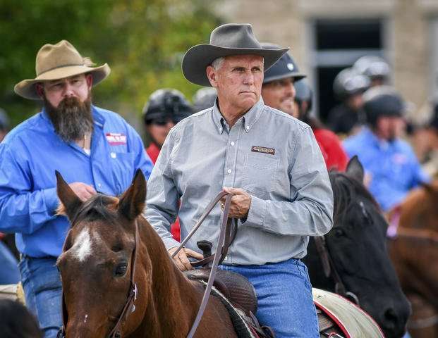ApNewsroom_Pence_Horse_Ride_39136.jpg