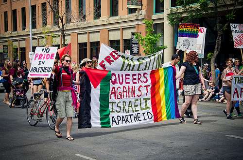 5822951984_8d37e358c7_Gays-for-palestine.jpg