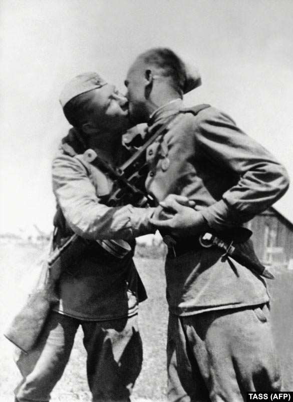 Soviet_Kiss_2.jpg