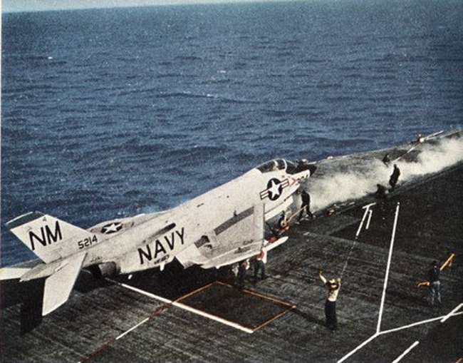 F3H-2_Demon_of_VF-193_is_launched_from_USS_Bon_Homme_Richard_(CVA-31)_c1959.jpg